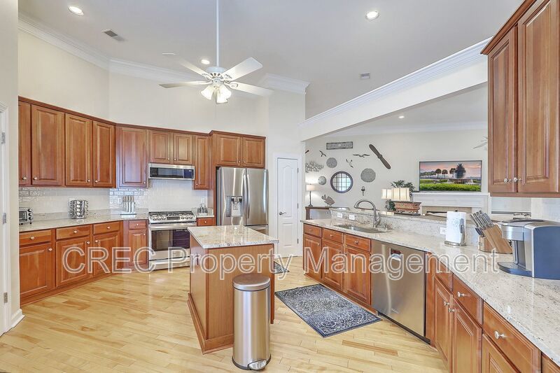 FULLY FURNISHED Mount Pleasant Home! 6 Month Lease property image
