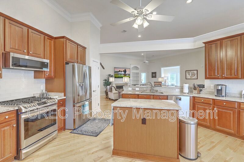 FULLY FURNISHED Mount Pleasant Home! 6 Month Lease property image