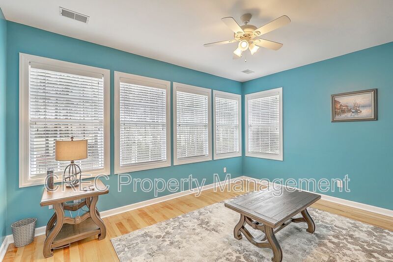 FULLY FURNISHED Mount Pleasant Home! 6 Month Lease property image