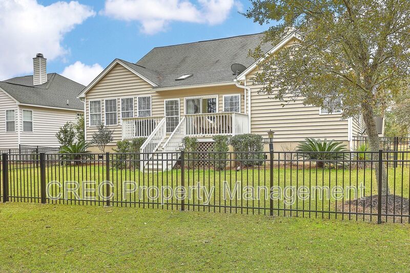 FULLY FURNISHED Mount Pleasant Home! 6 Month Lease property image