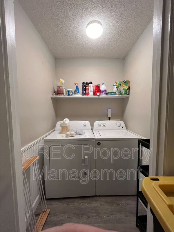 Two story townhouse Downtown Charleston property image