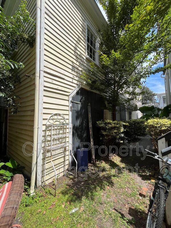 Two story townhouse Downtown Charleston property image
