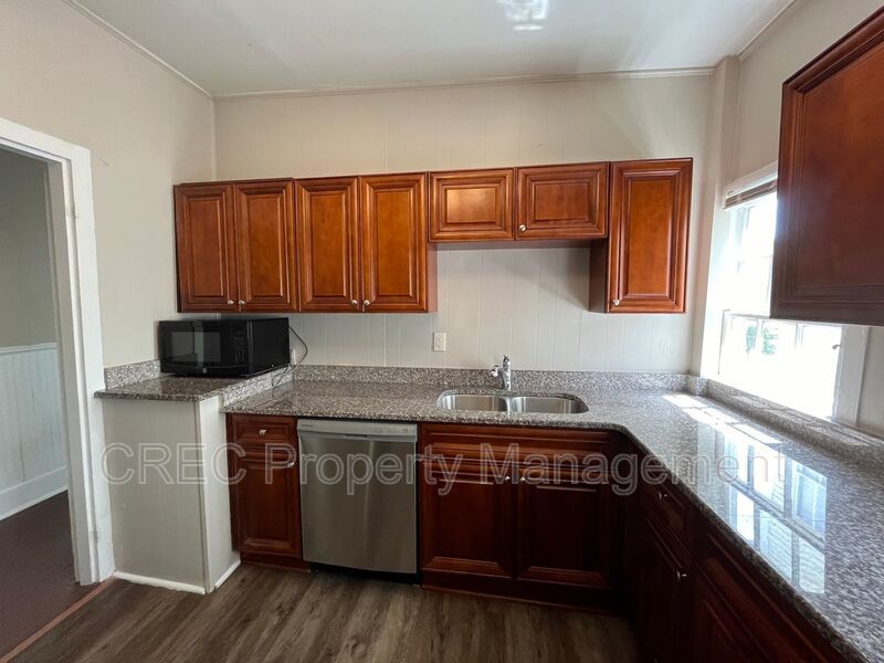 Two story townhouse Downtown Charleston property image