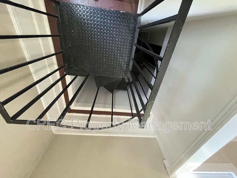 Two story townhouse Downtown Charleston property image