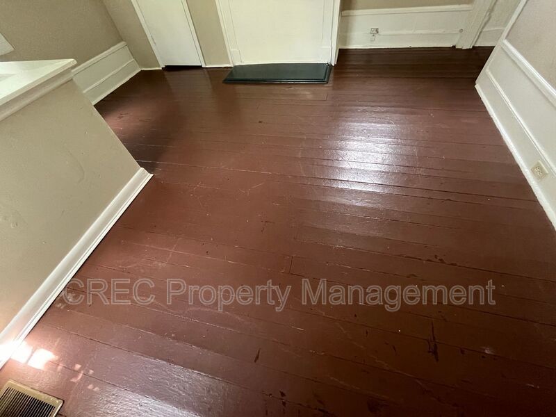 Two story townhouse Downtown Charleston property image