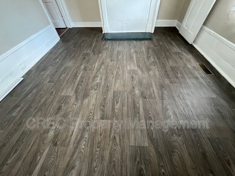 Two story townhouse Downtown Charleston property image