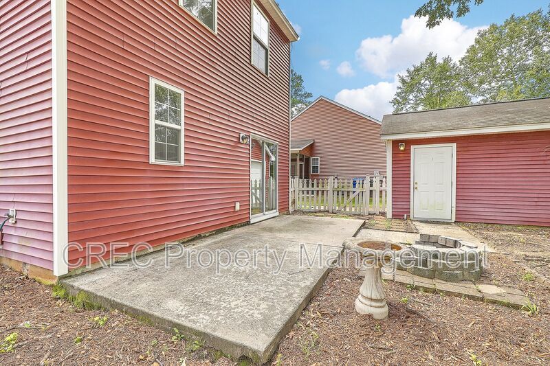 Renovated! Charleston single style with double front porches. property image