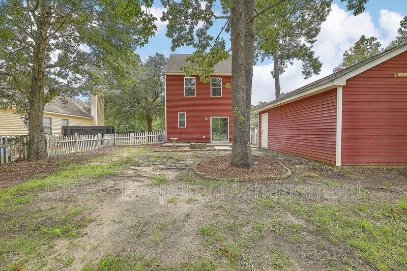 Renovated! Charleston single style with double front porches. property image