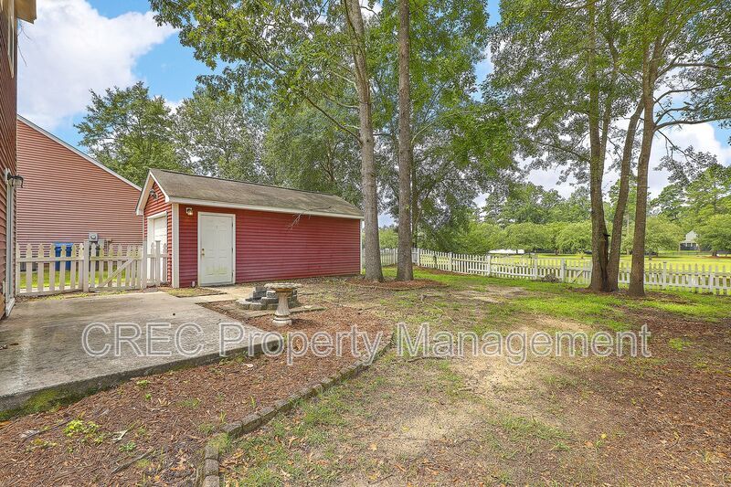 Renovated! Charleston single style with double front porches. property image