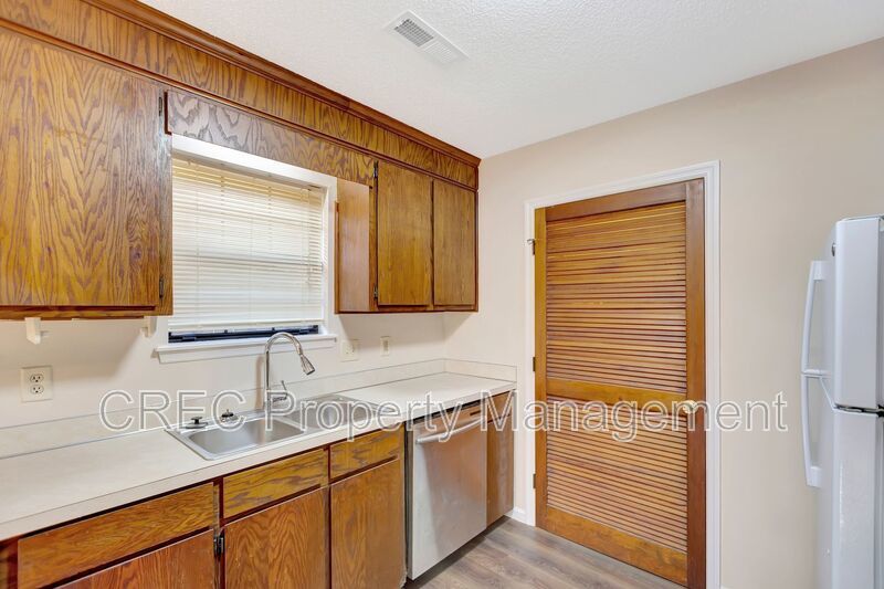 Your Next Chapter Starts Here — Charming Summerville Home property image