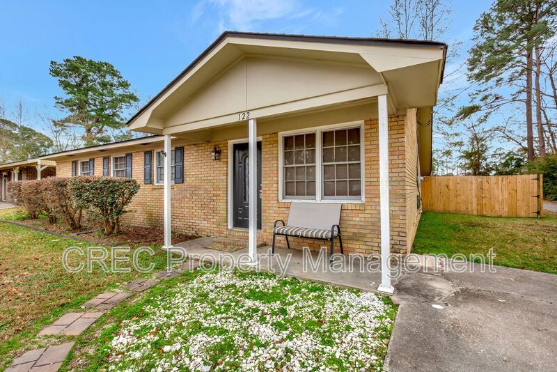 Updated Lowcountry Living in This 4-Bedroom Summerville Home property image