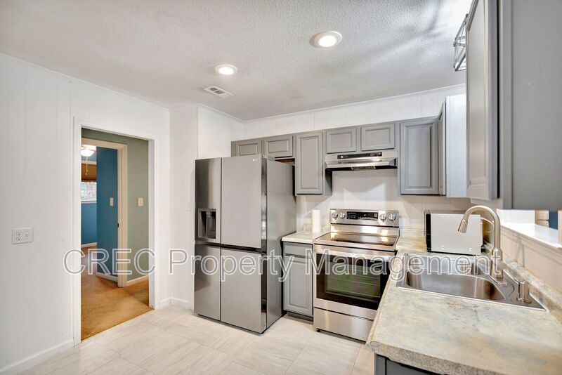 Updated Lowcountry Living in This 4-Bedroom Summerville Home property image