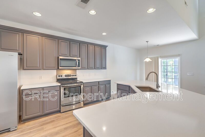 Centrally Located Goose Creek Home! property image