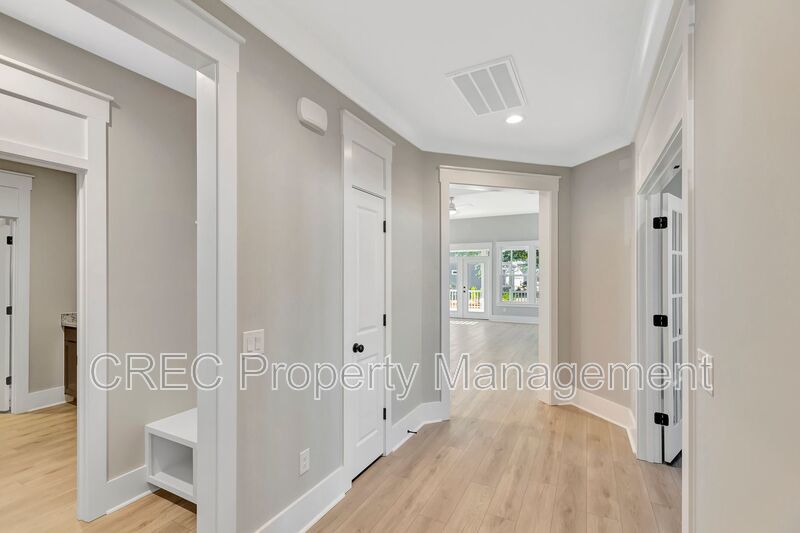 Charming 2-Bedroom, 2-Bath Home in the Heart of Summerville property image