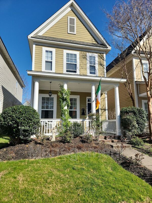 Charming 2-Story Home in White Gables! property image