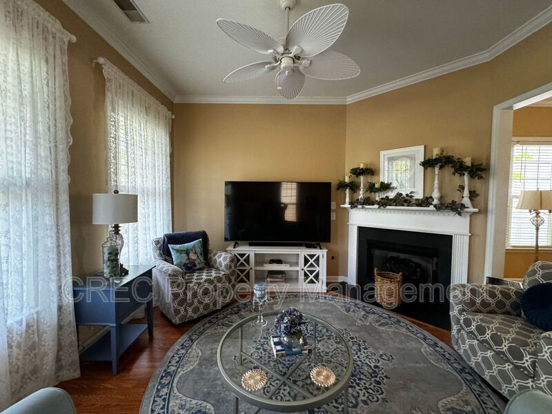 Charming 2-Story Home in White Gables! property image