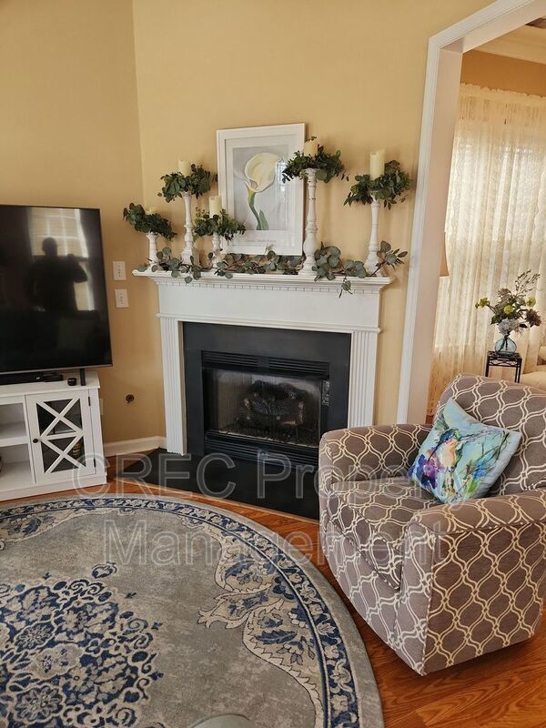 Charming 2-Story Home in White Gables! property image