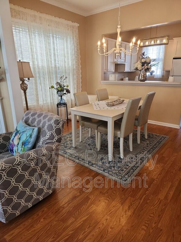 Charming 2-Story Home in White Gables! property image