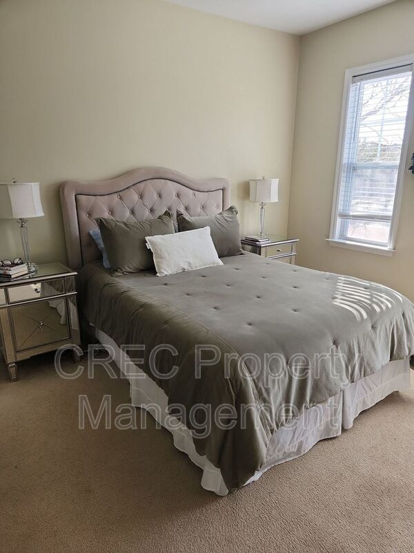 Charming 2-Story Home in White Gables! property image