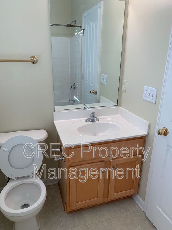 Charming 2-Story Home in White Gables! property image
