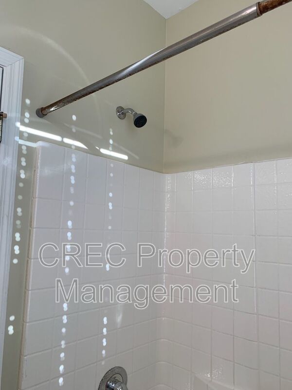 Charming 2-Story Home in White Gables! property image