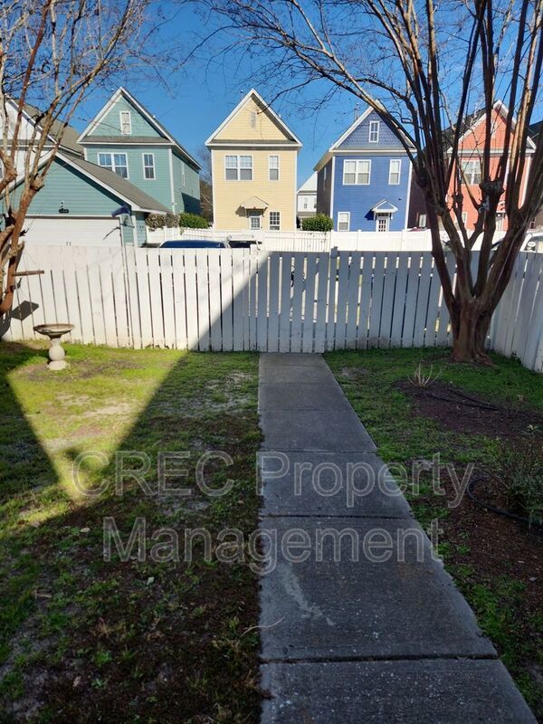 Charming 2-Story Home in White Gables! property image