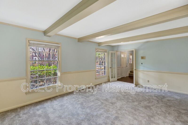 Single Family Home in Kings Grant property image