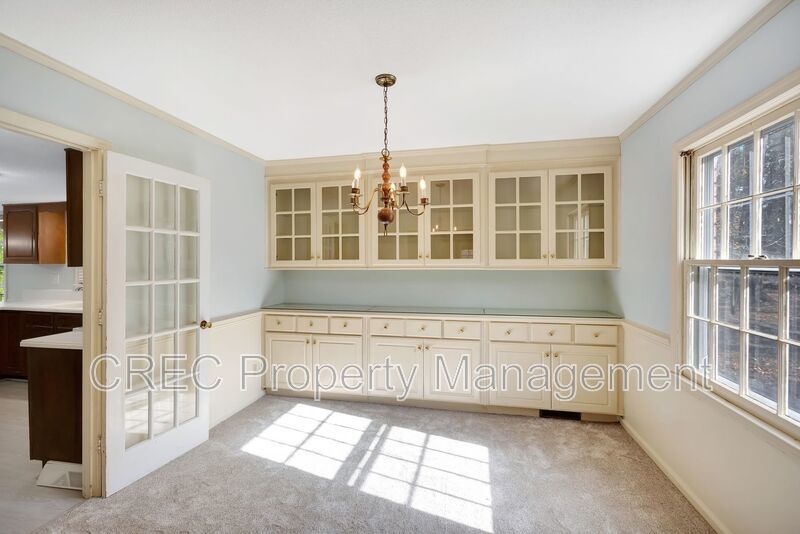 Single Family Home in Kings Grant property image