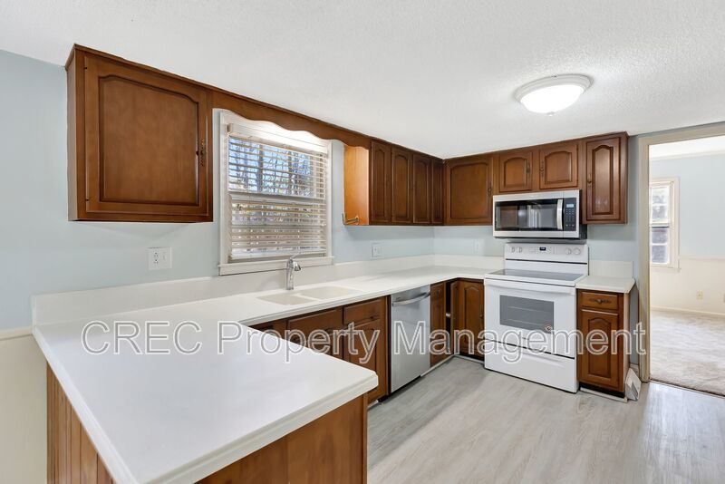 Single Family Home in Kings Grant property image