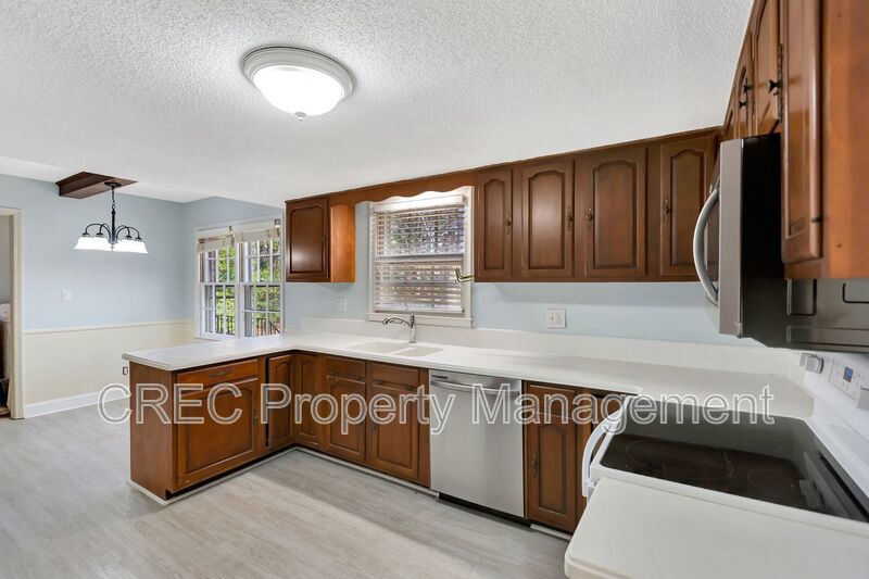 Single Family Home in Kings Grant property image