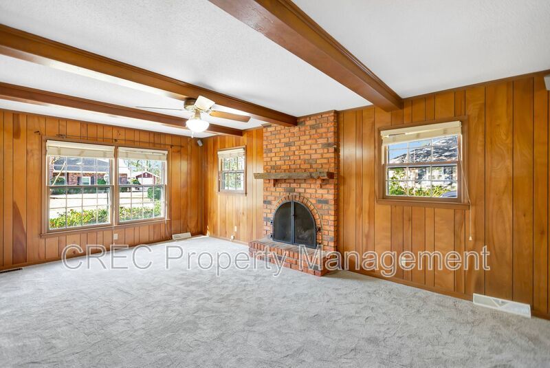 Single Family Home in Kings Grant property image