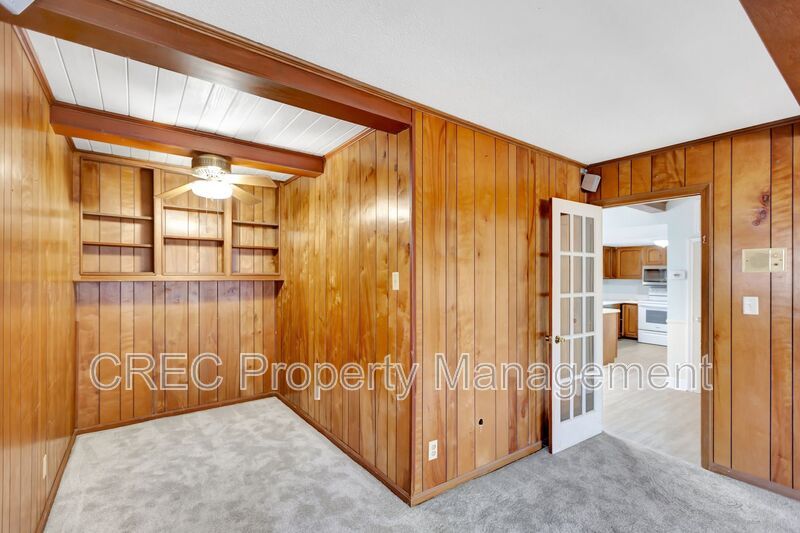 Single Family Home in Kings Grant property image