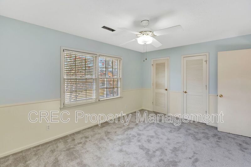 Single Family Home in Kings Grant property image