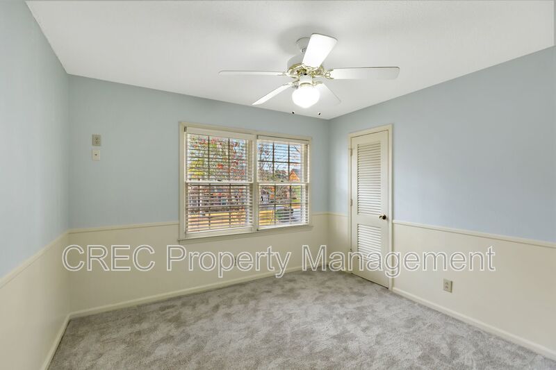 Single Family Home in Kings Grant property image