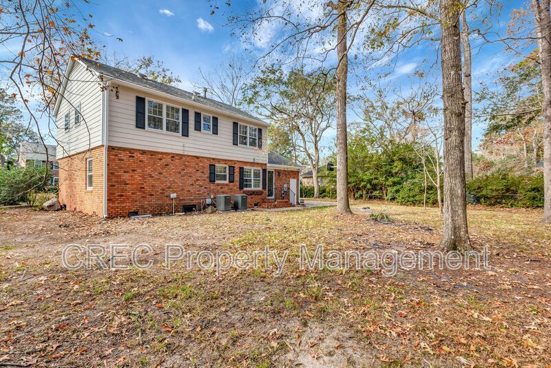 Single Family Home in Kings Grant property image