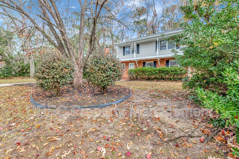 Single Family Home in Kings Grant property image