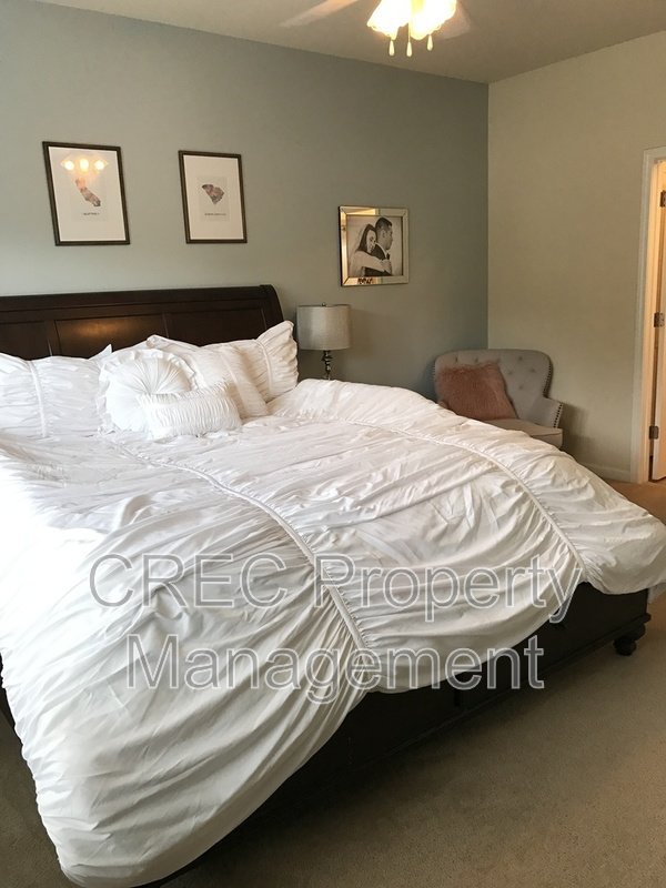 Beautiful ranch style home sitting on a quiet street property image