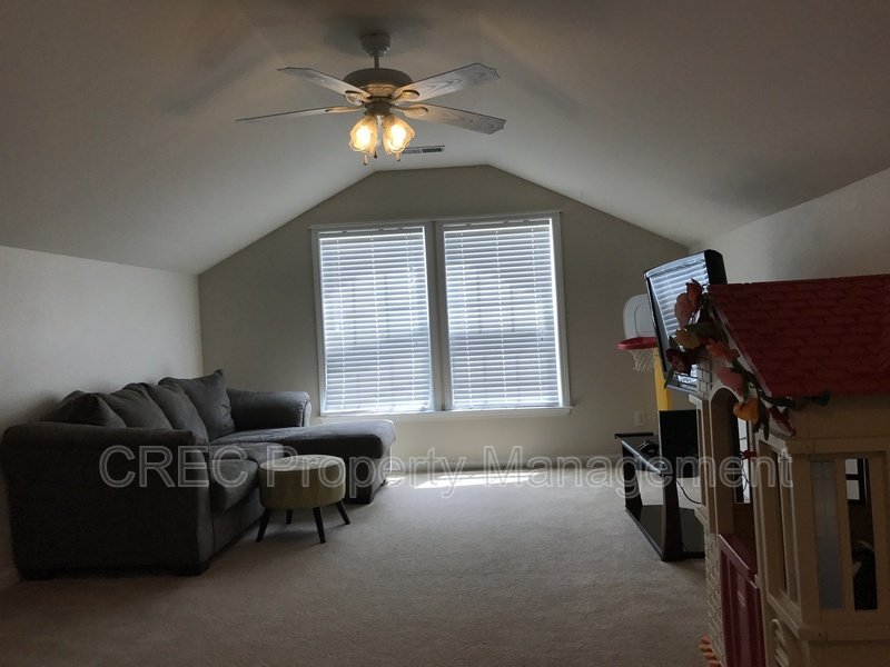 Beautiful ranch style home sitting on a quiet street property image