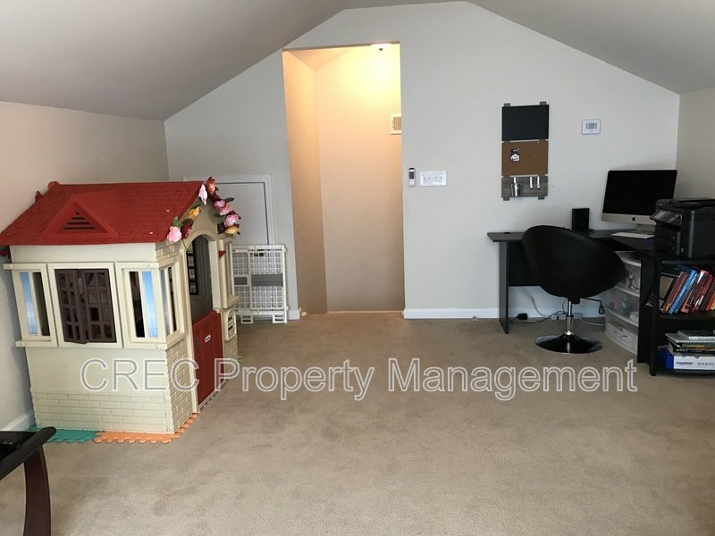 Beautiful ranch style home sitting on a quiet street property image