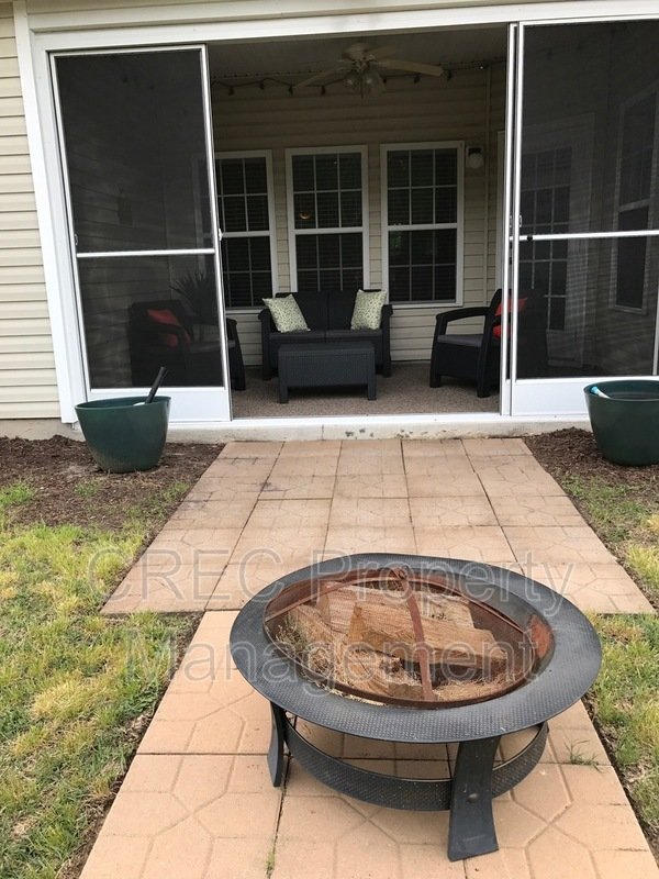 Beautiful ranch style home sitting on a quiet street property image