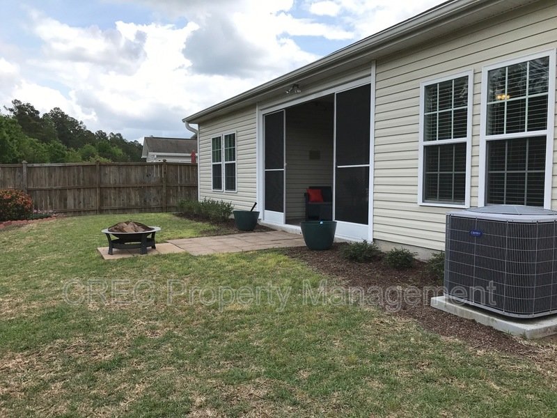 Beautiful ranch style home sitting on a quiet street property image