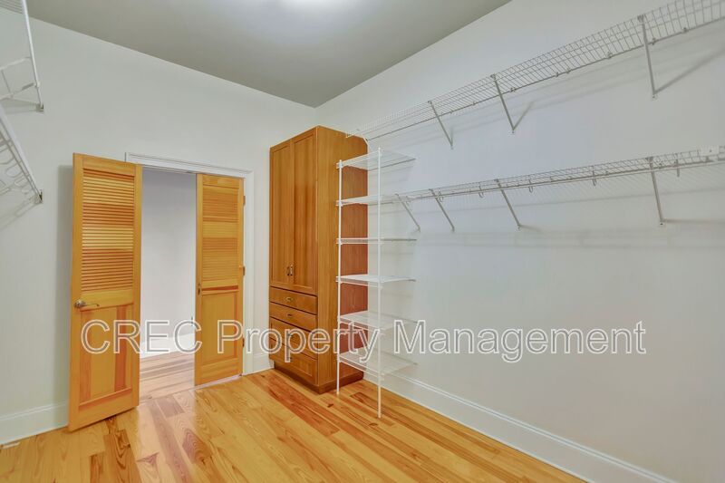 Elevated Elegance with Boat Access — A Property That Shines property image