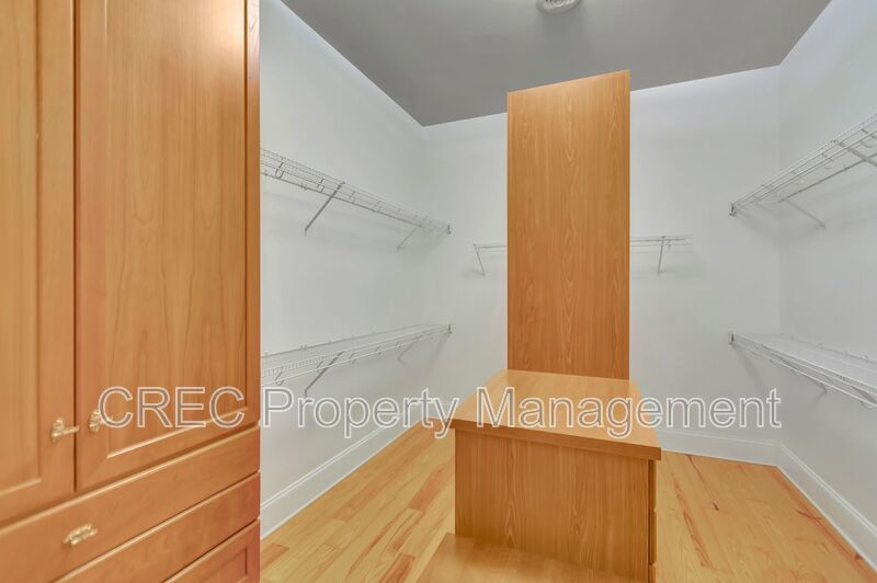 Elevated Elegance with Boat Access — A Property That Shines property image