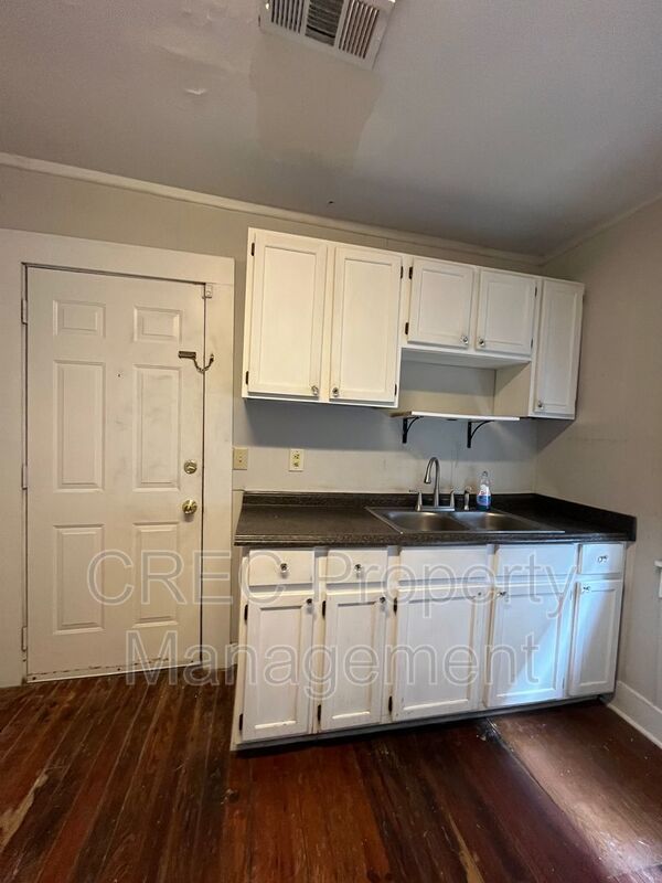 Downtown Charleston Cottage! property image