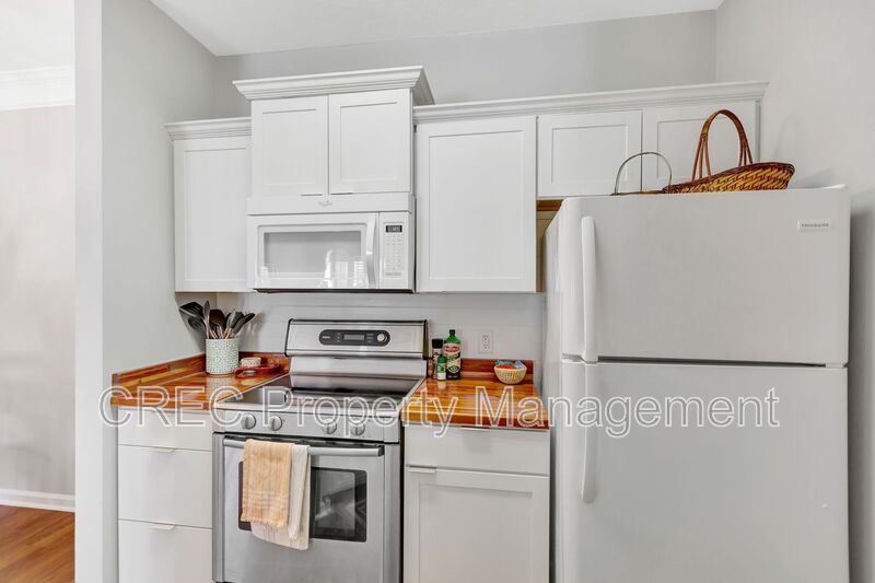 Park West Condo in Mount Pleasant! property image