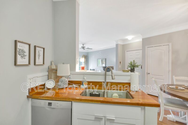 Park West Condo in Mount Pleasant! property image