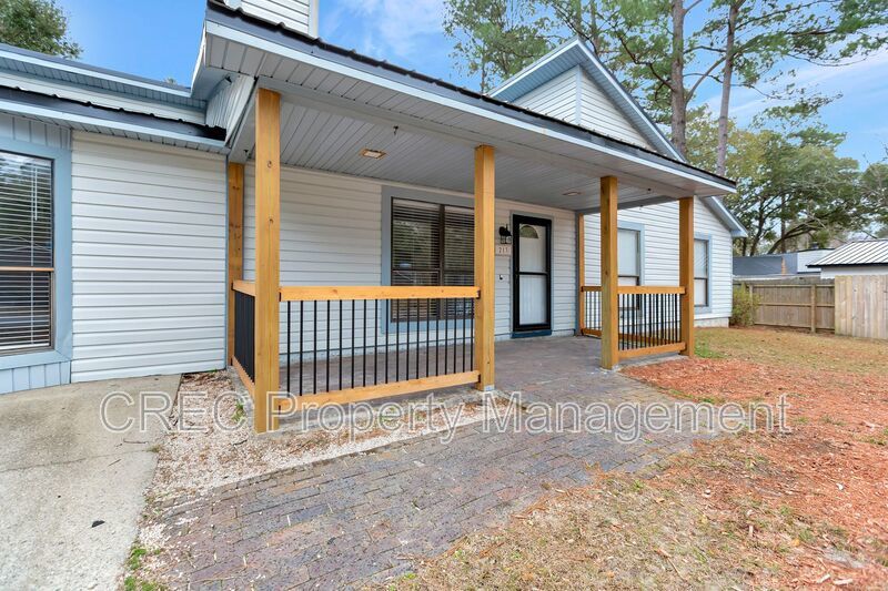 Spacious Summerville Ranch Style Home property image