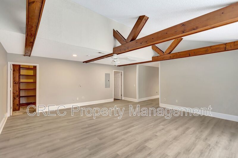 Spacious Summerville Ranch Style Home property image