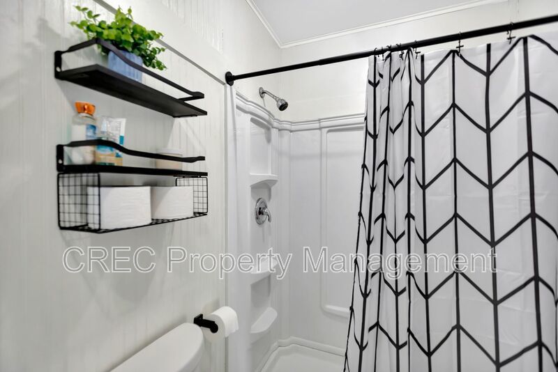 Elevated Elegance with Boat Access — A Property That Shines property image