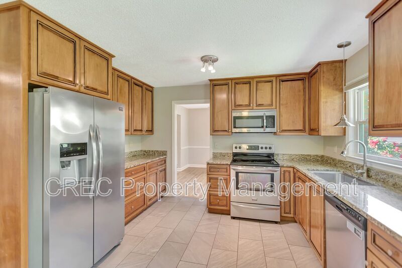 BONUS INCENTIVE OFFERING! Stylish, Move-In Ready Home Tucked Away on a Quiet Cul-de-Sac property image